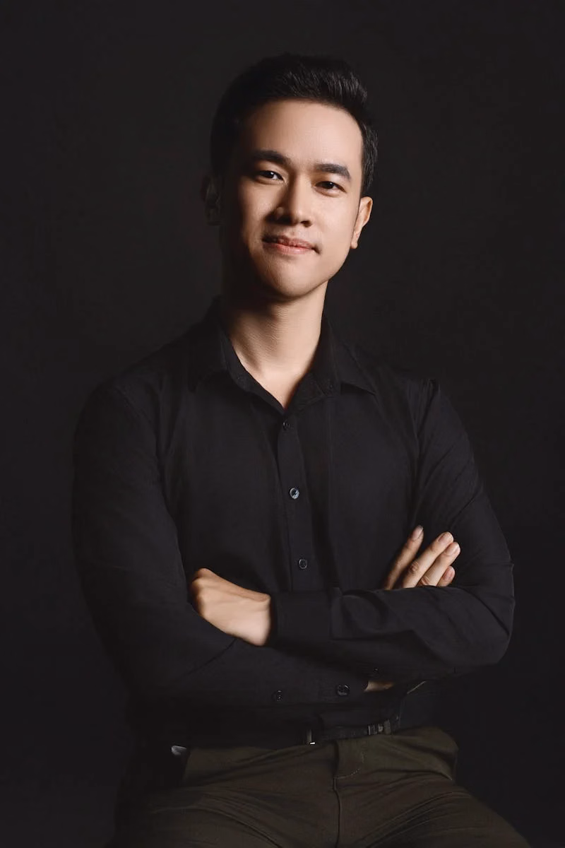Dr. Lucas Green